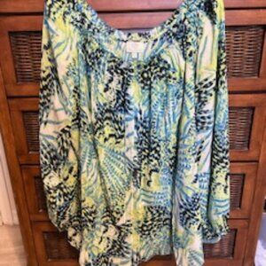 Hot in Hollywood Off the Shoulders or On Flowy Top